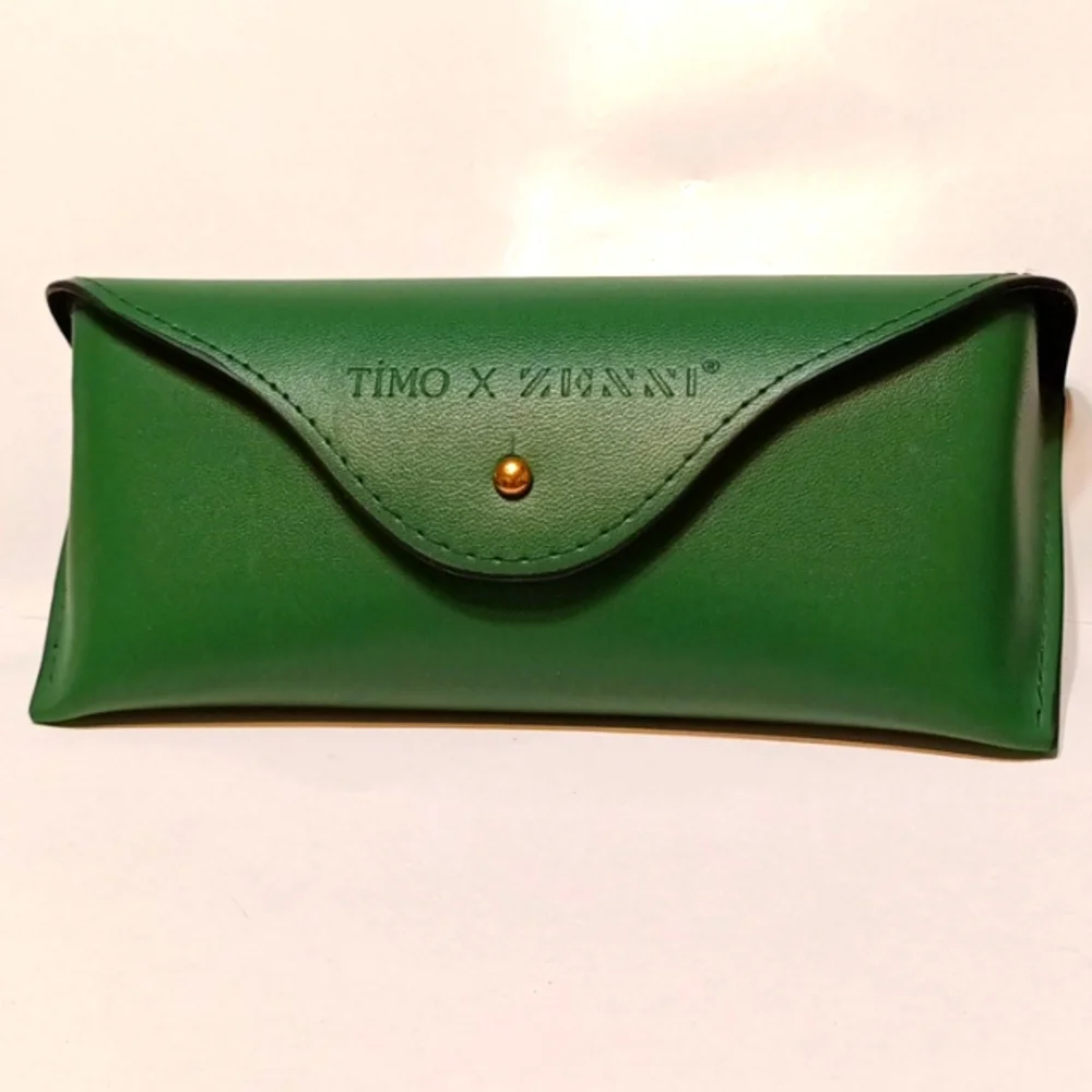 TIMO X ZENNI Green glasses case